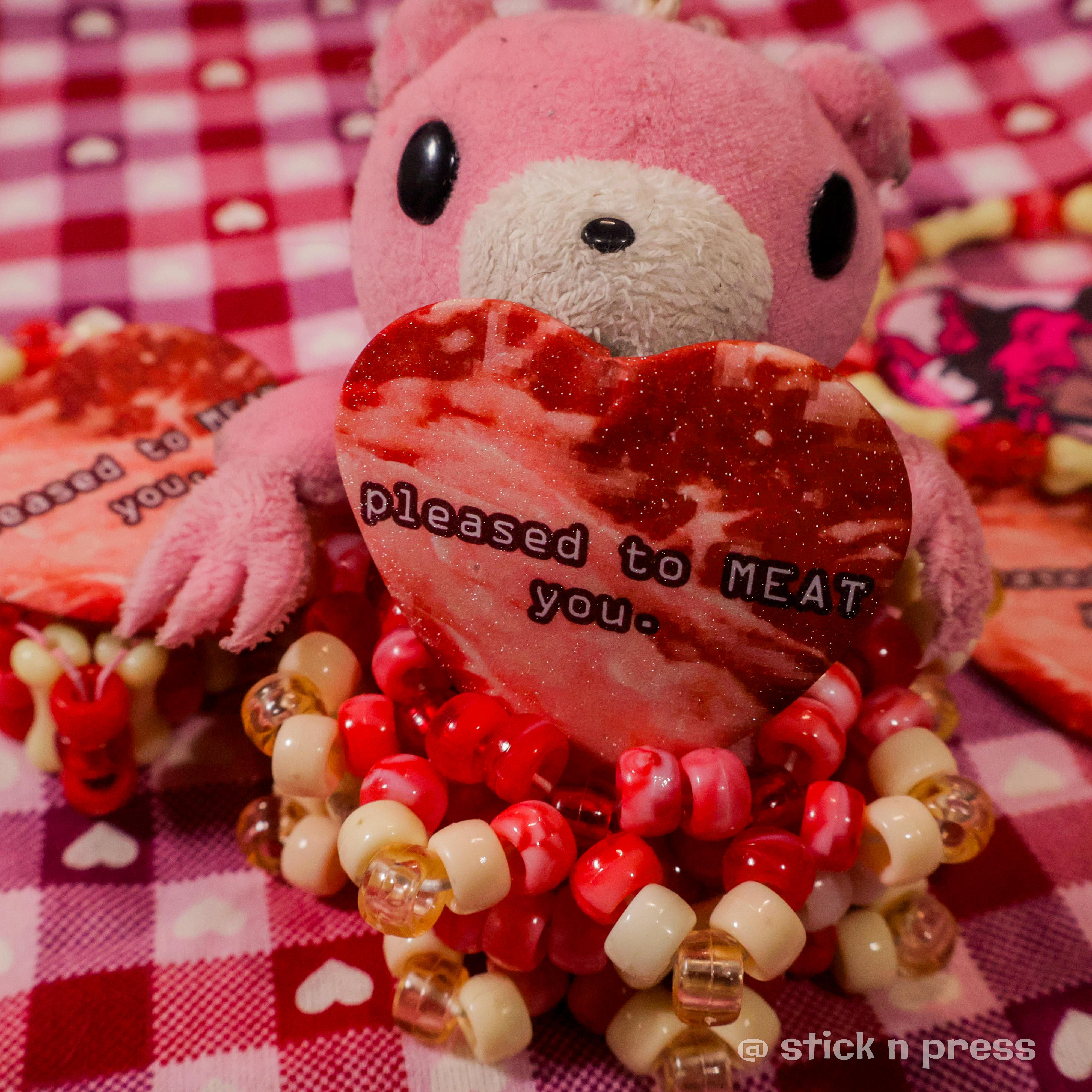 Heart-shaped pin sample